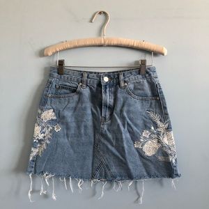 Embroidered denim skirt